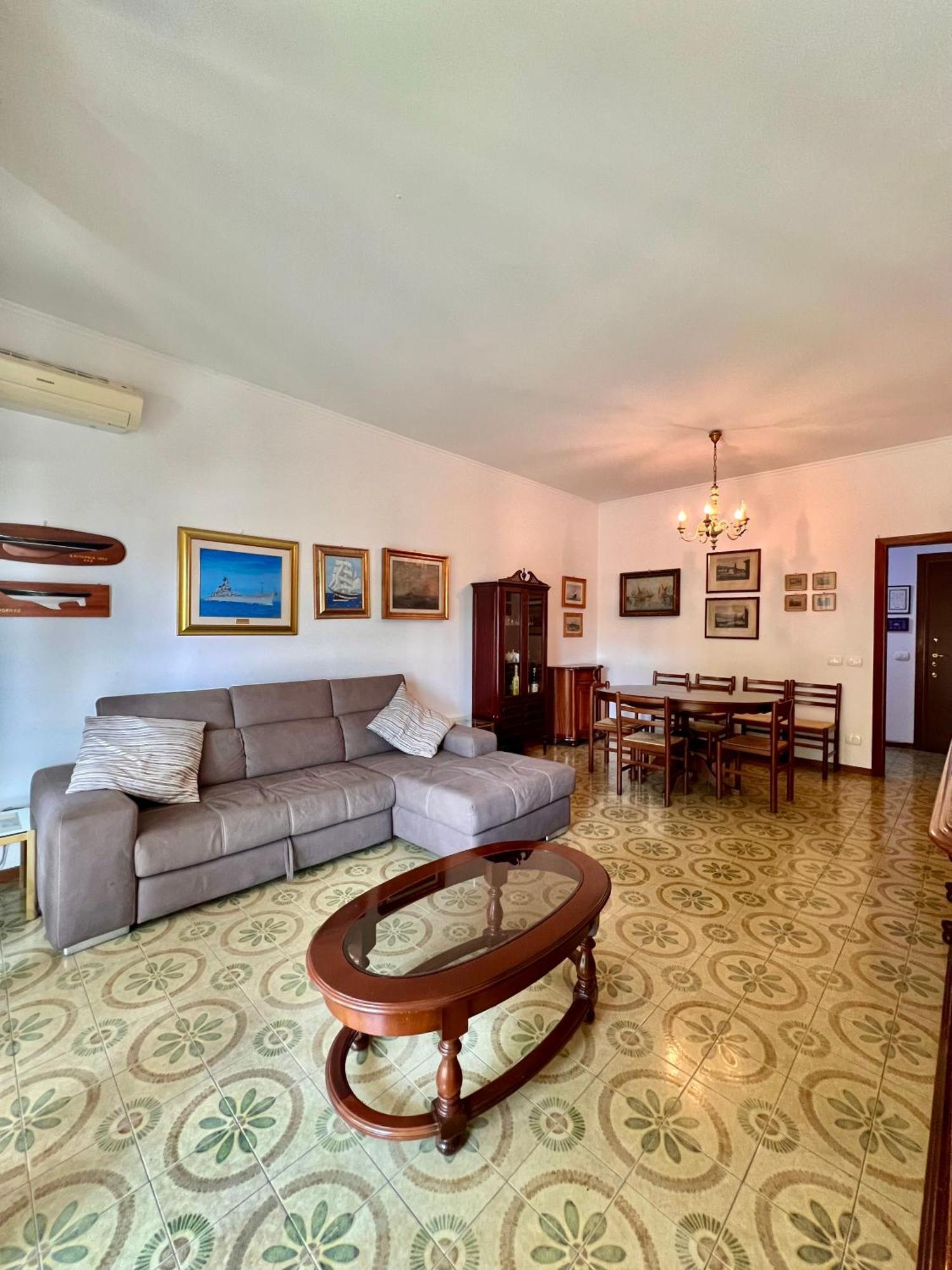 Betti 21 Apartment *